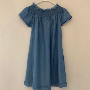 Alice & UO denim short sleeve dress with pockets Size M Length 29”
